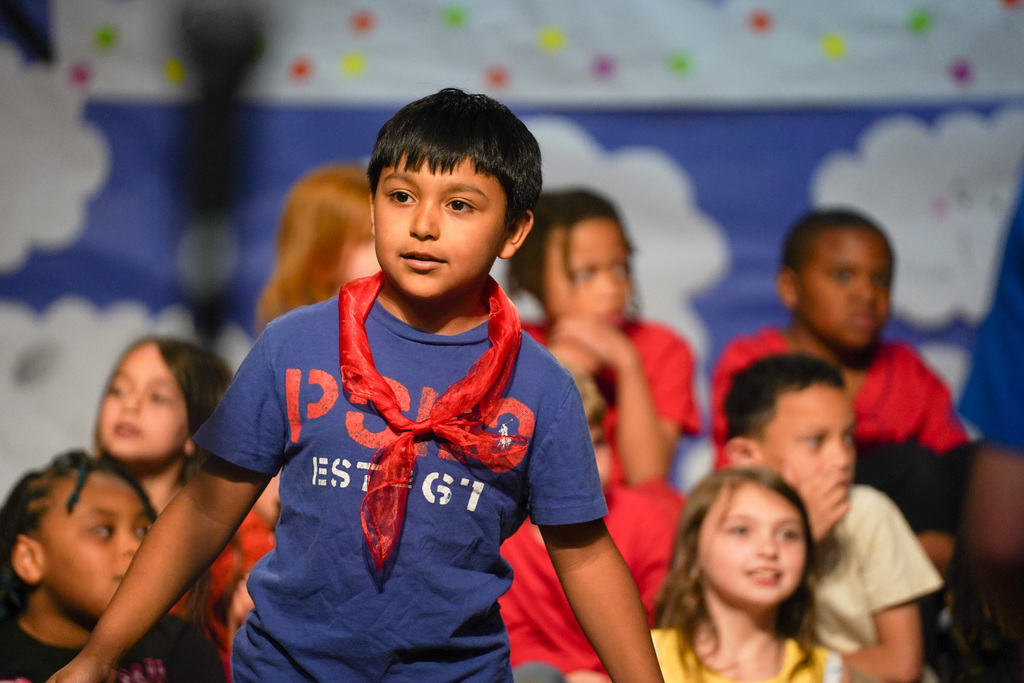 Cannons Elementary School 2nd-grade students took us on an incredible journey around the world during their "Small Part of the World" performance! 🌎 Great job, Champions!