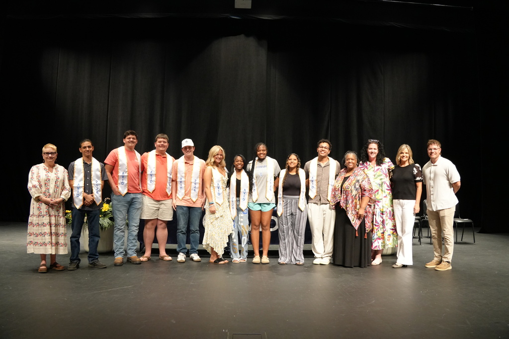 Gettys D. Broome High School hosted its AVID Recognition Ceremony last night! Underclassmen AVID students received a certificate acknowledging their completion of the AVID elective at their grade level, and seniors were awarded their stoles for graduation.   Congratulations, Centurions!