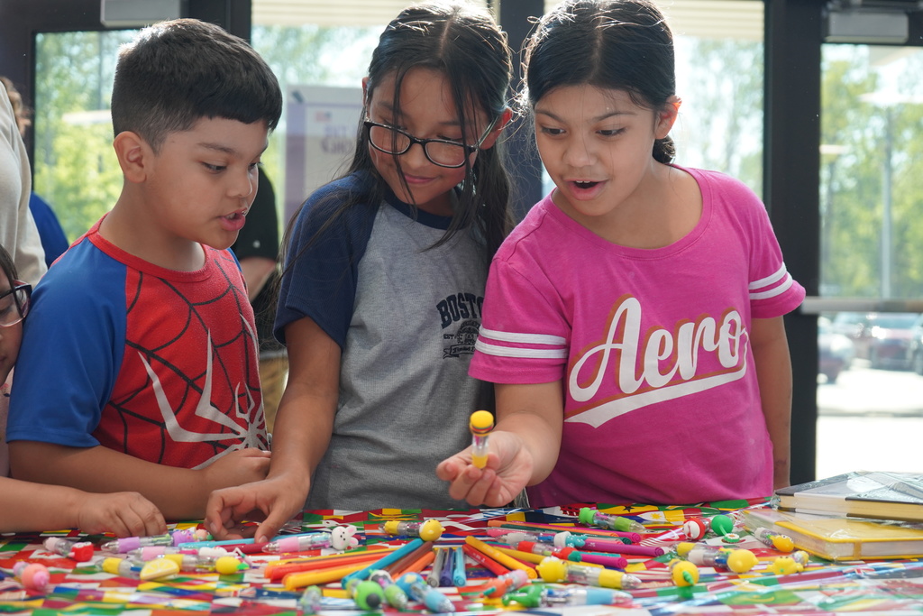 We enjoyed seeing students and their families at our 2026 MLP Family Night!  The event included pizza, snow cones, and games! Thanks for joining us!