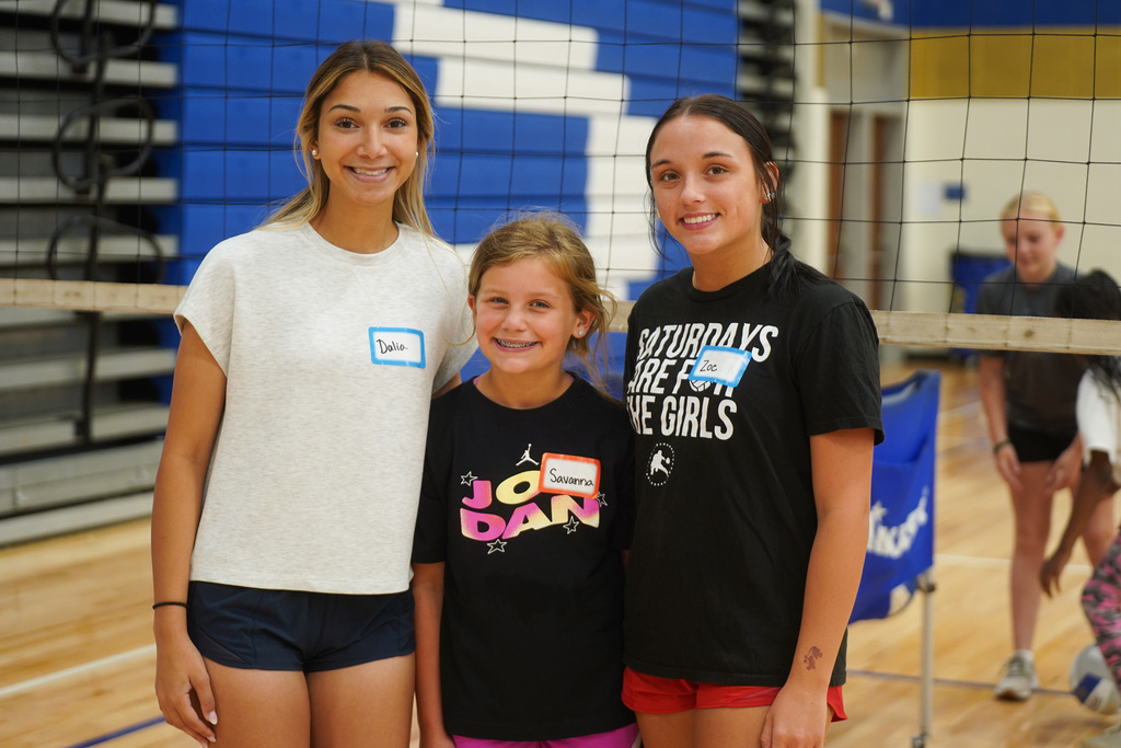 All smiles at Gettys D. Broome High School Volleyball Camp!🏐