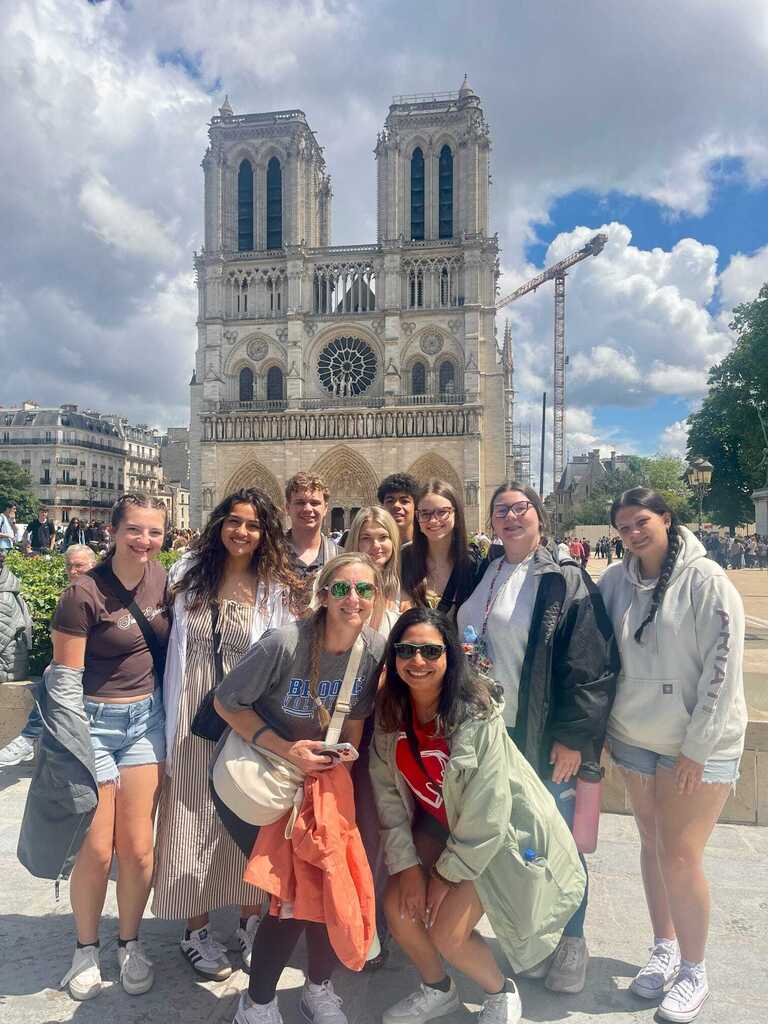 Gettys D. Broome High School students traveled to Amsterdam, Brussels, and Paris during their recent study abroad trip! 🌎 Next year, students will have the chance to explore Barcelona and the Mediterranean!