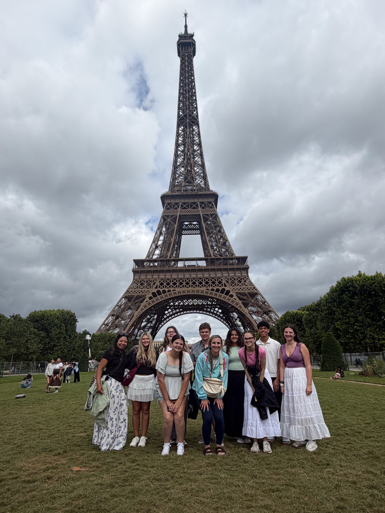 Gettys D. Broome High School students traveled to Amsterdam, Brussels, and Paris during their recent study abroad trip! 🌎 Next year, students will have the chance to explore Barcelona and the Mediterranean!