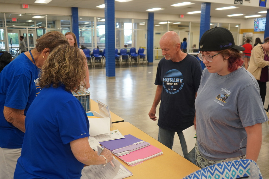 2026-27 In-Person Registration Photos