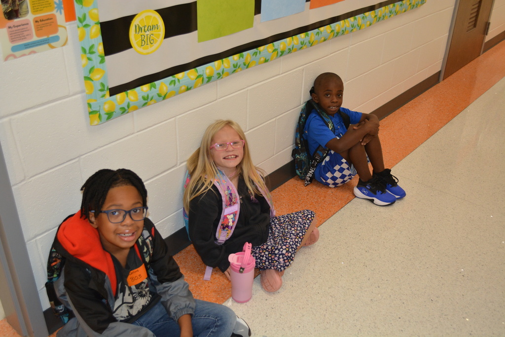 chidren on the first day