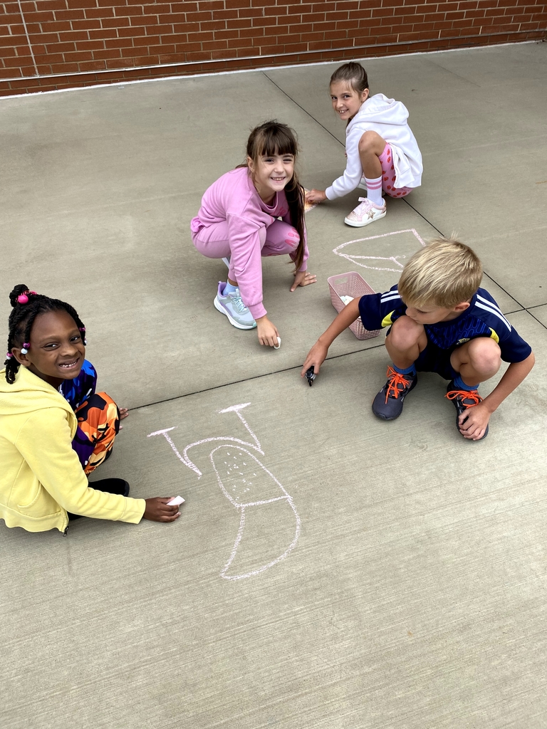 Heffner's class with bubbles and chalk