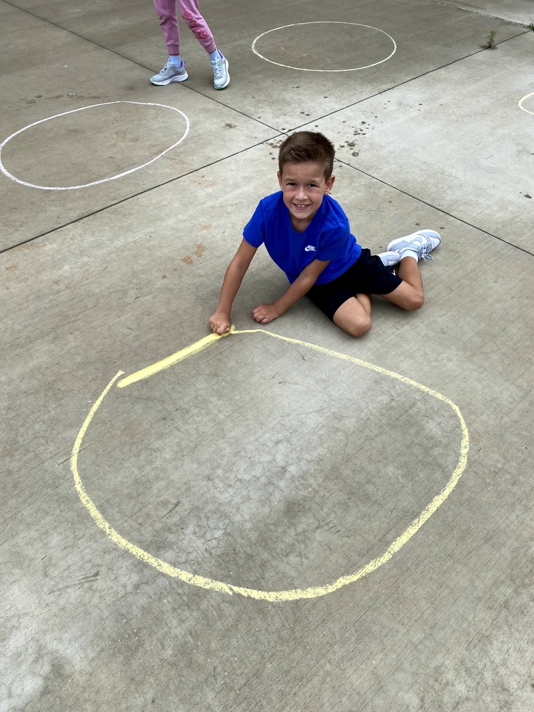 Heffner's class with bubbles and chalk