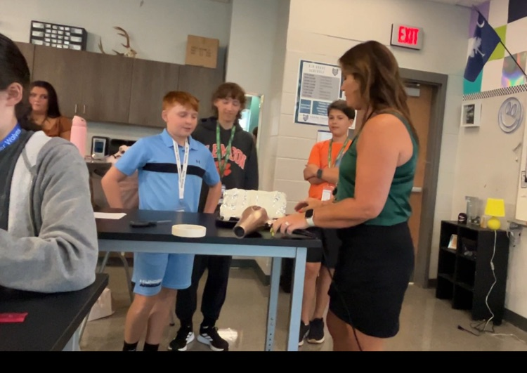 kids in science class