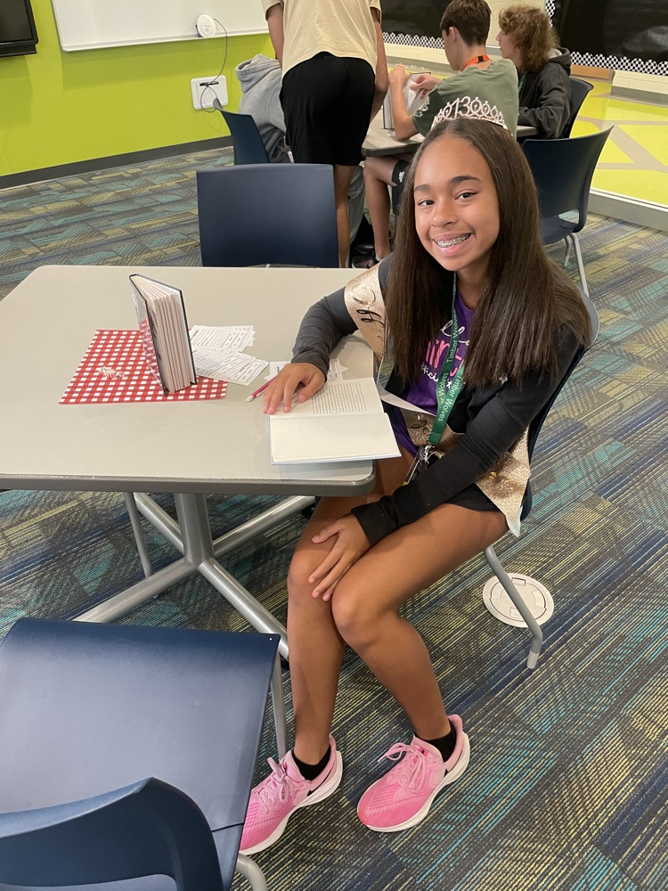 kids during book tasting