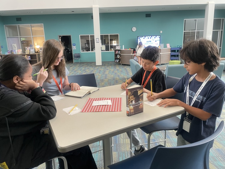 kids during book tasting