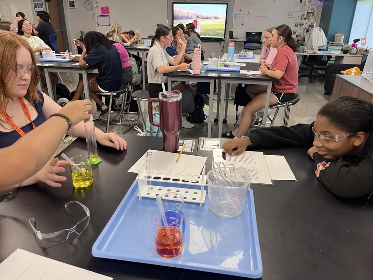 kids doing science experiment