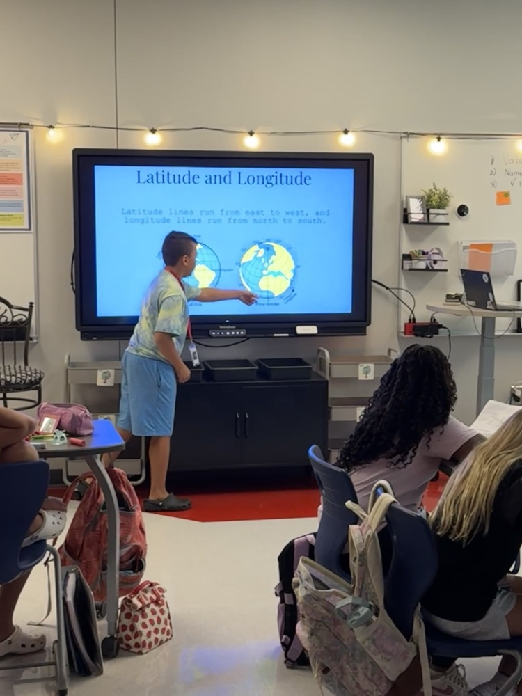 kids presenting to the class