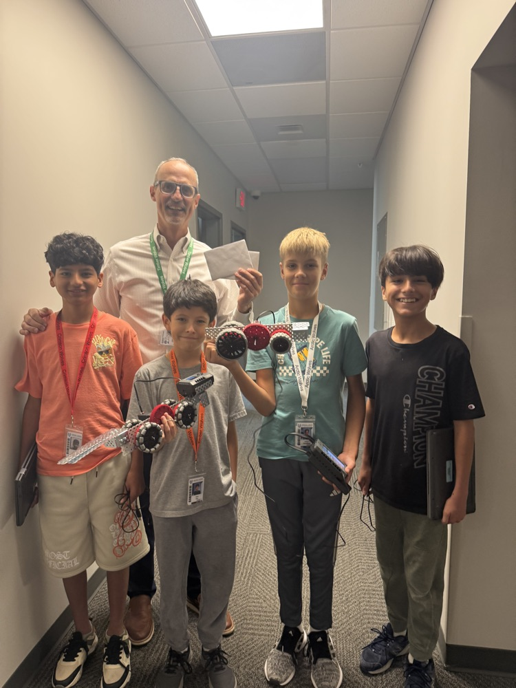 robots students with Mr Dean!