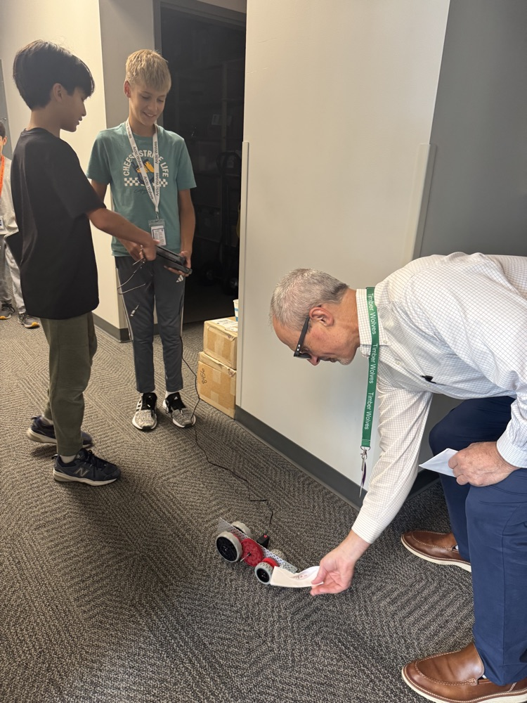 robots students with Mr Dean!