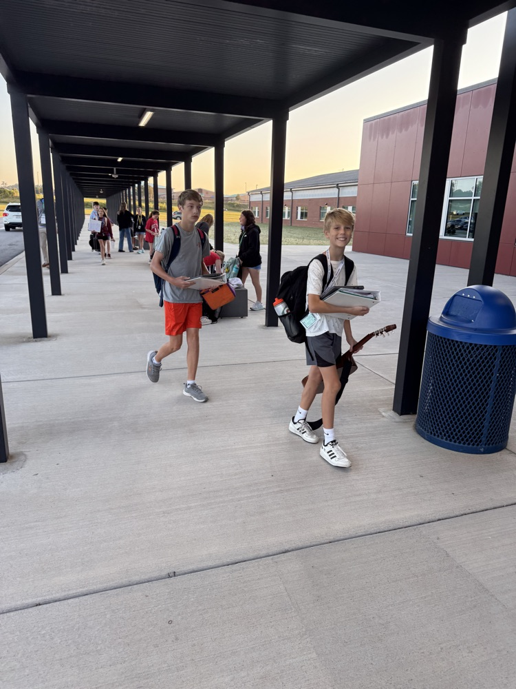 kids coming to school