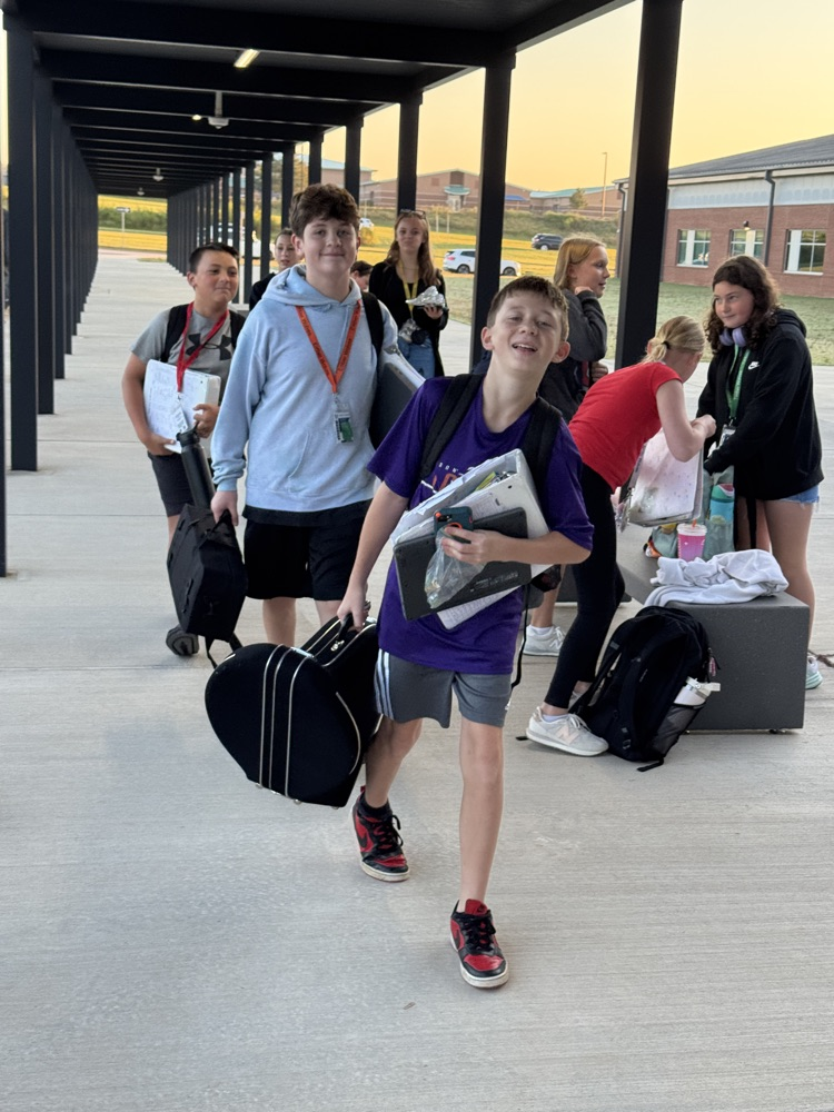kids coming to school