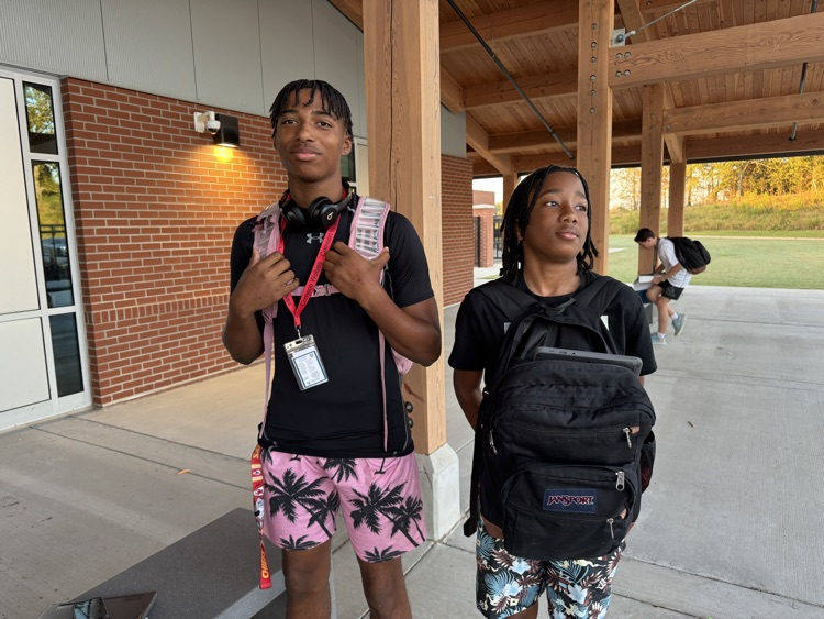kids coming to school