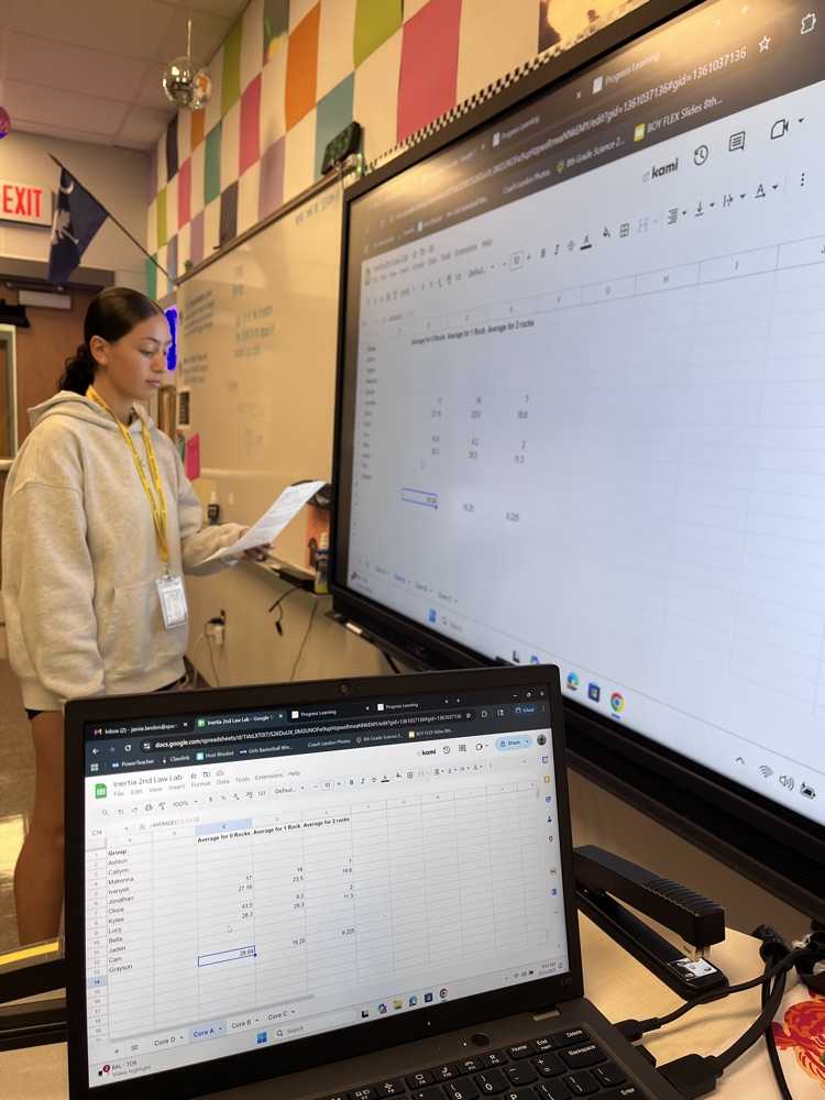 kids in science class 