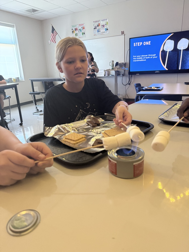 kids eating smores