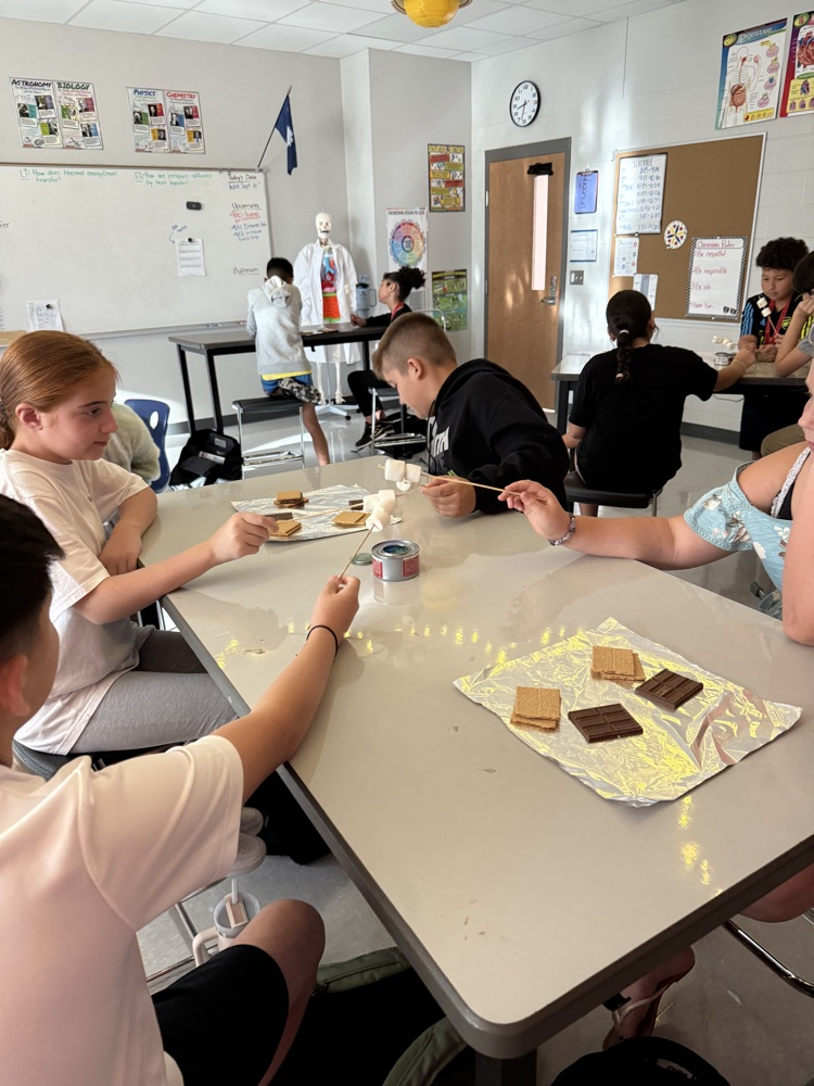 kids eating smores
