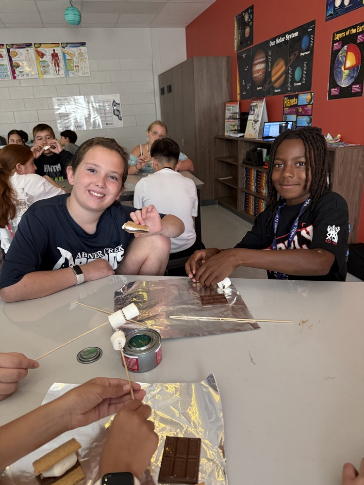 kids eating smores