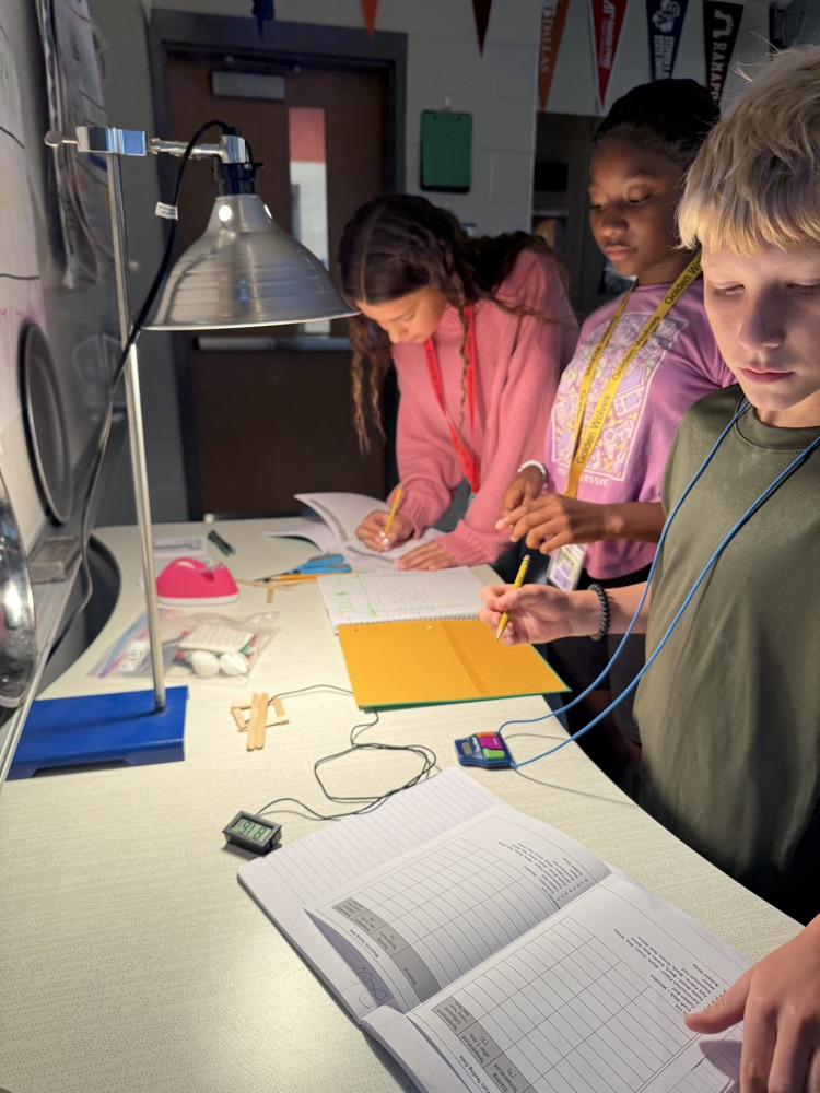 kids in science class