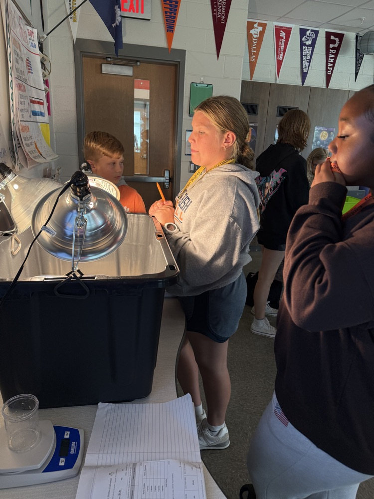 kids in science class