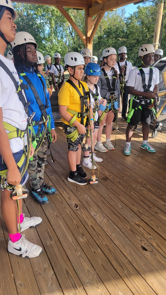 kids at obstacle course