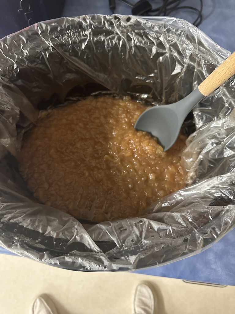 Mrs. Miller's class makes apple sauce!