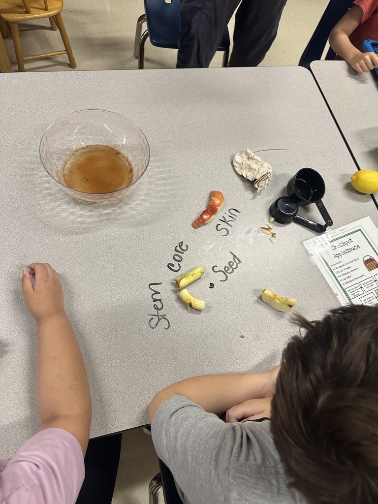 Mrs. Miller's class makes apple sauce!