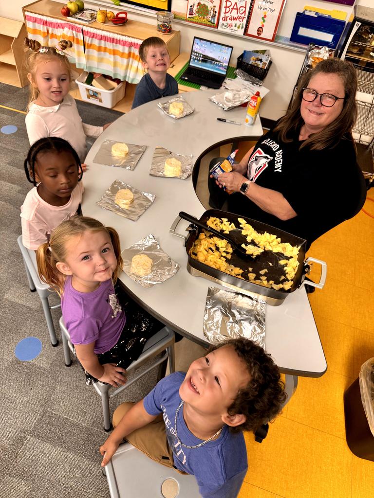 Guy's apple week in 4k