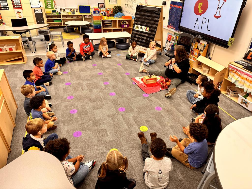 Guy's apple week in 4k