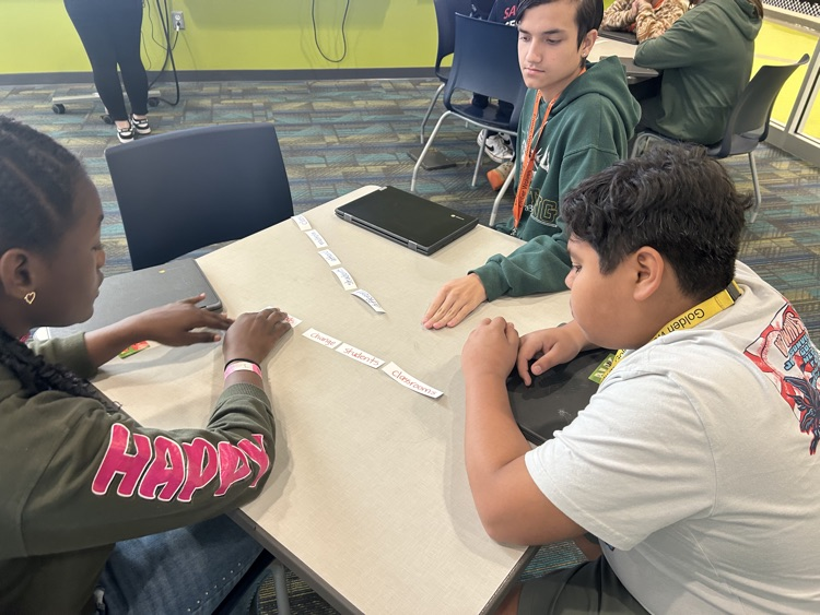 kids collaborating