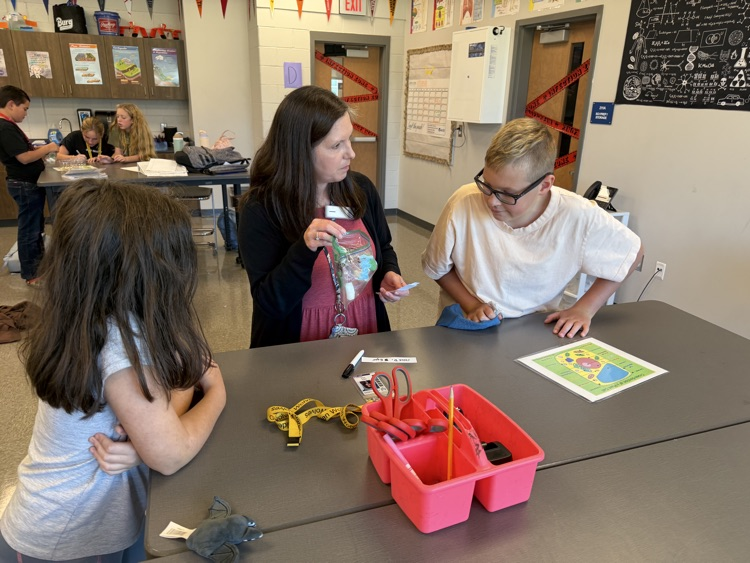kids in science class