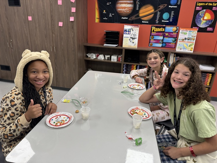 kids using food to create cells