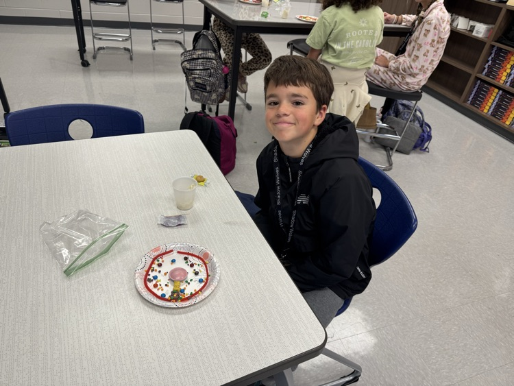 kids using food to create cells