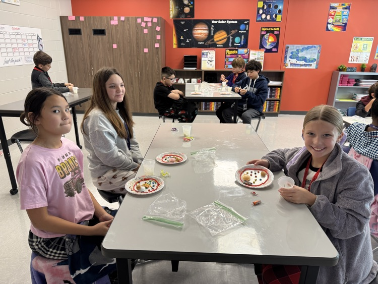 kids using food to create cells