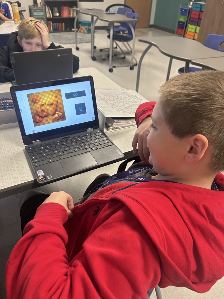 kids working on computers 