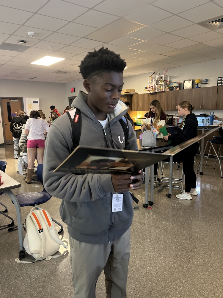 kids learning in science class