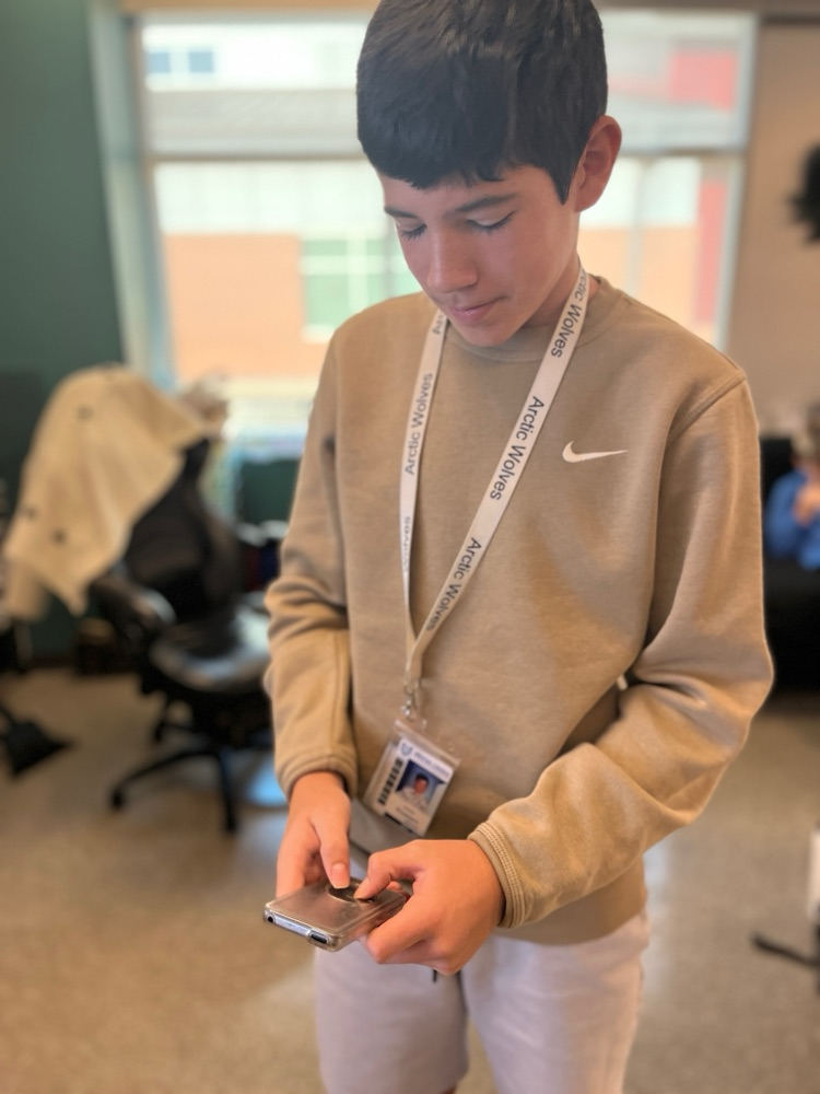 kids learning in science class