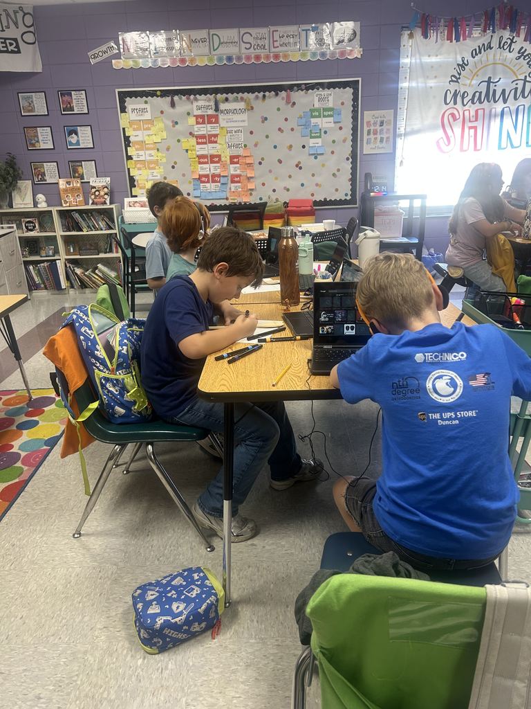 students got to make their own “spoon of thanks” to share with their families