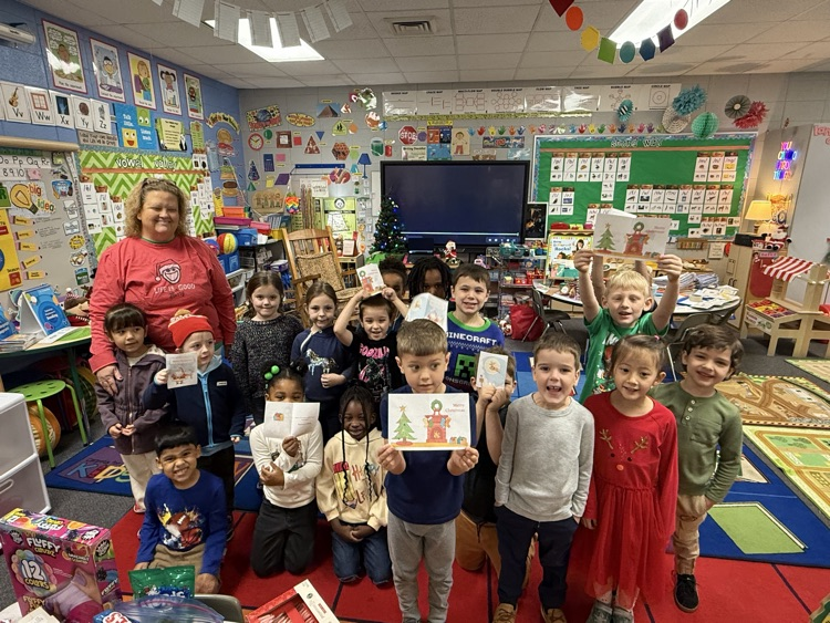 students with holiday cards