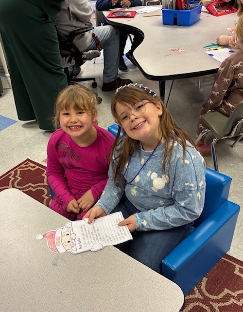Mr. Jackson’s class came to help Mrs. Odom’s class write letters to Santa and eat candy canes! 