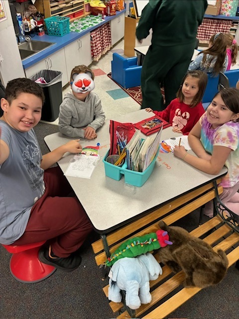 Mr. Jackson’s class came to help Mrs. Odom’s class write letters to Santa and eat candy canes! 