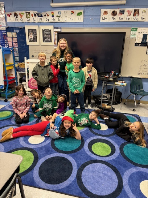 Today we had a special reader, Addie Huss. She shared, “The Night Before Christmas.” Then she stuck around to play board games with the class. 