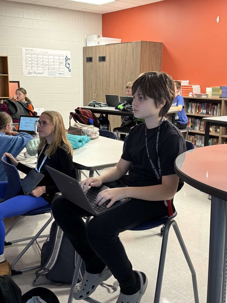 students playing Minecraft 