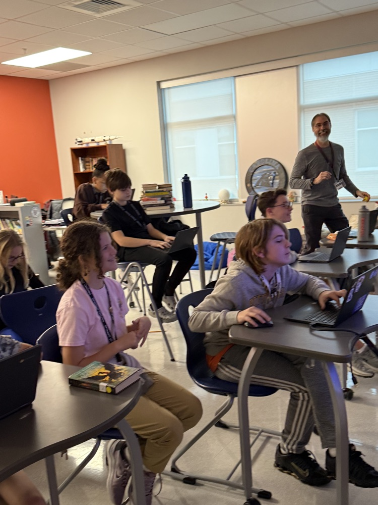 students playing Minecraft 