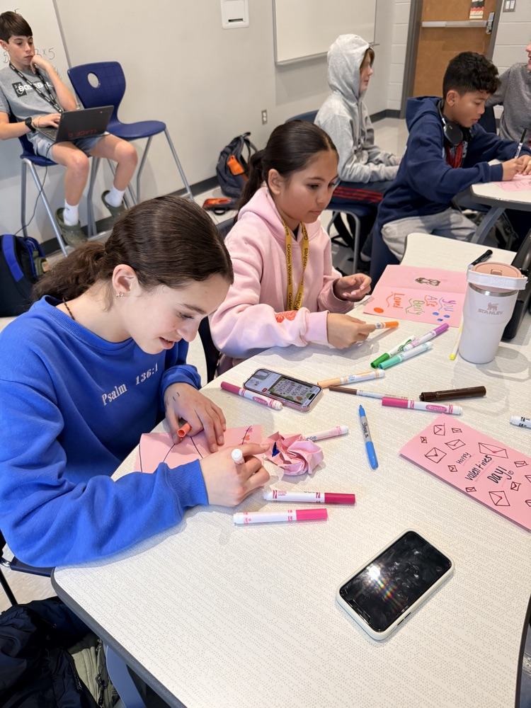 kids making valentine cards