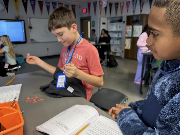 kids making starburst rocks 