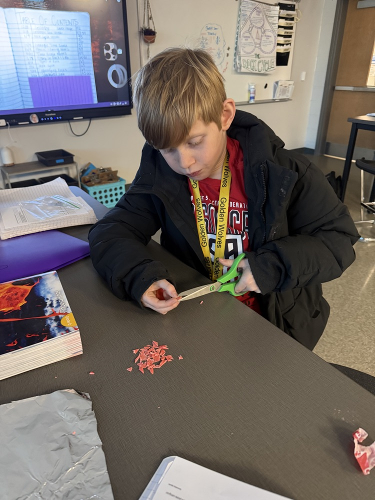 kids making starburst rocks 