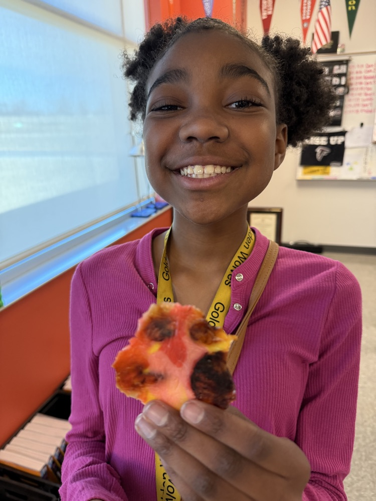 kids making starburst rocks 